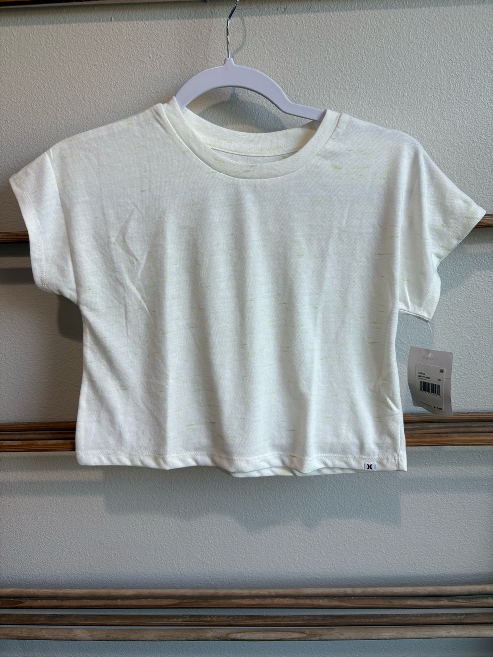 Hurley cropped tee size 6Y - NWT